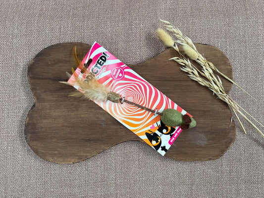 Houten muis met stok en veren Addicted