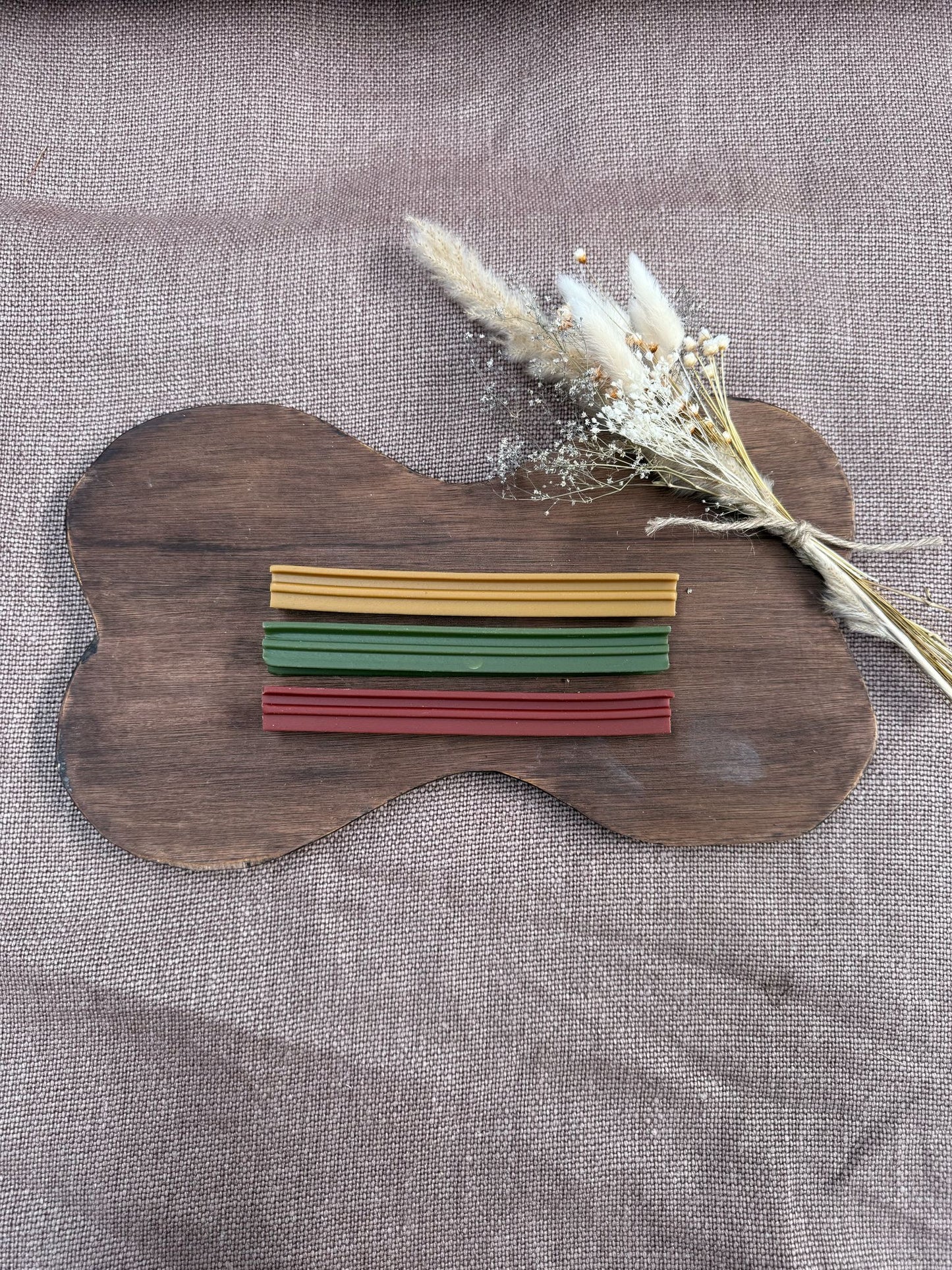 Vegetarische kauwstaaf aardbei 18 cm